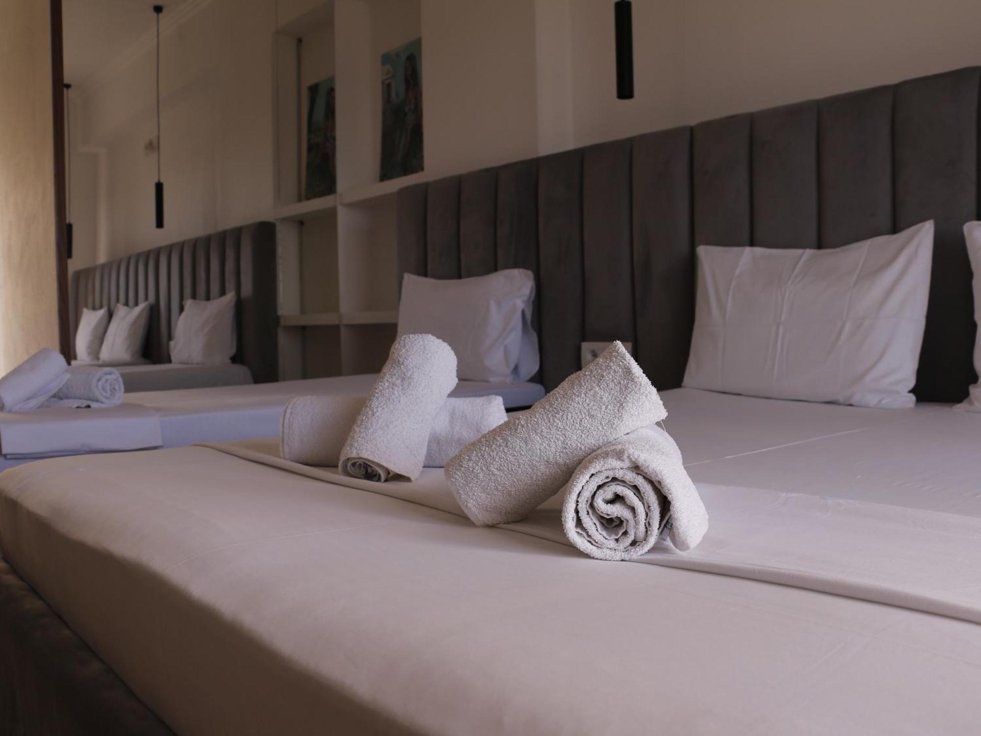 Velco Bb Himara Bed & Breakfast エクステリア 写真