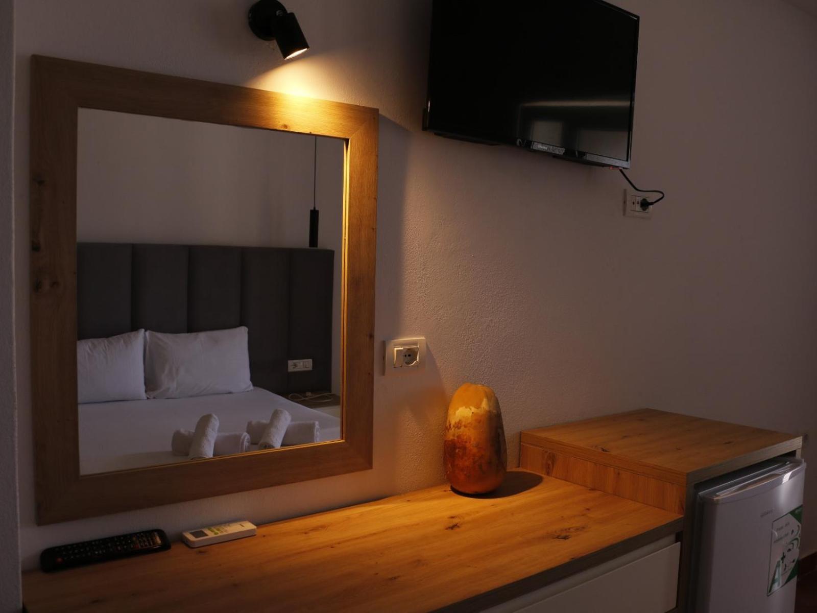 Velco Bb Himara Bed & Breakfast エクステリア 写真